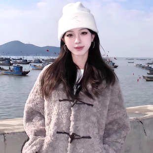 灰色复古立领毛毛外套女秋冬新款 宽松牛角扣皮毛一体保暖皮草上衣