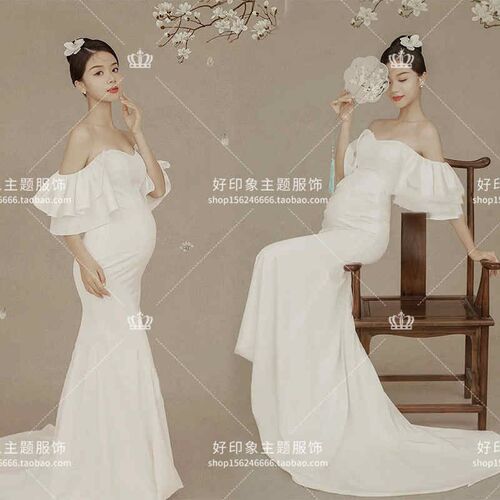 新款孕妇拍照服装摄影楼复古工笔画白色礼服拖P尾裙孕味写真艺术