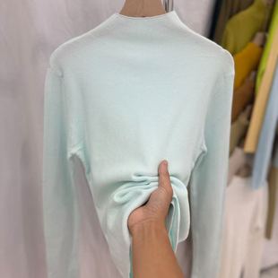 浅蓝色毛衣针织打底衫女秋冬修身内搭女半高领淡蓝毛衫立领上衣