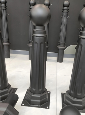 85高铸铁挡车柱厂家  铁艺河道隔离立柱 黑色空心罗马立柱配链条