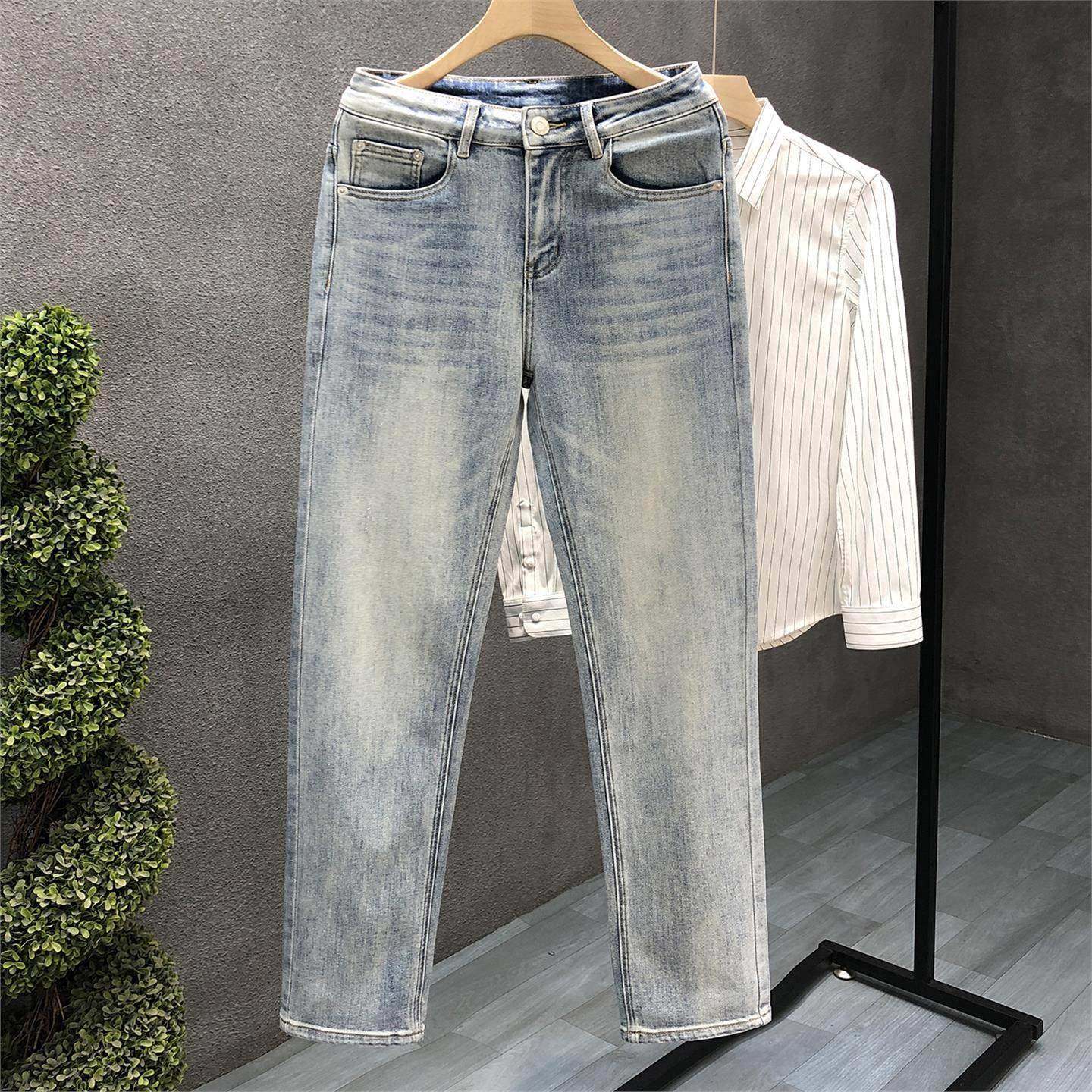 米兰『时尚设计风』！新品推荐！简约浅色微喇牛仔裤男士直筒长裤