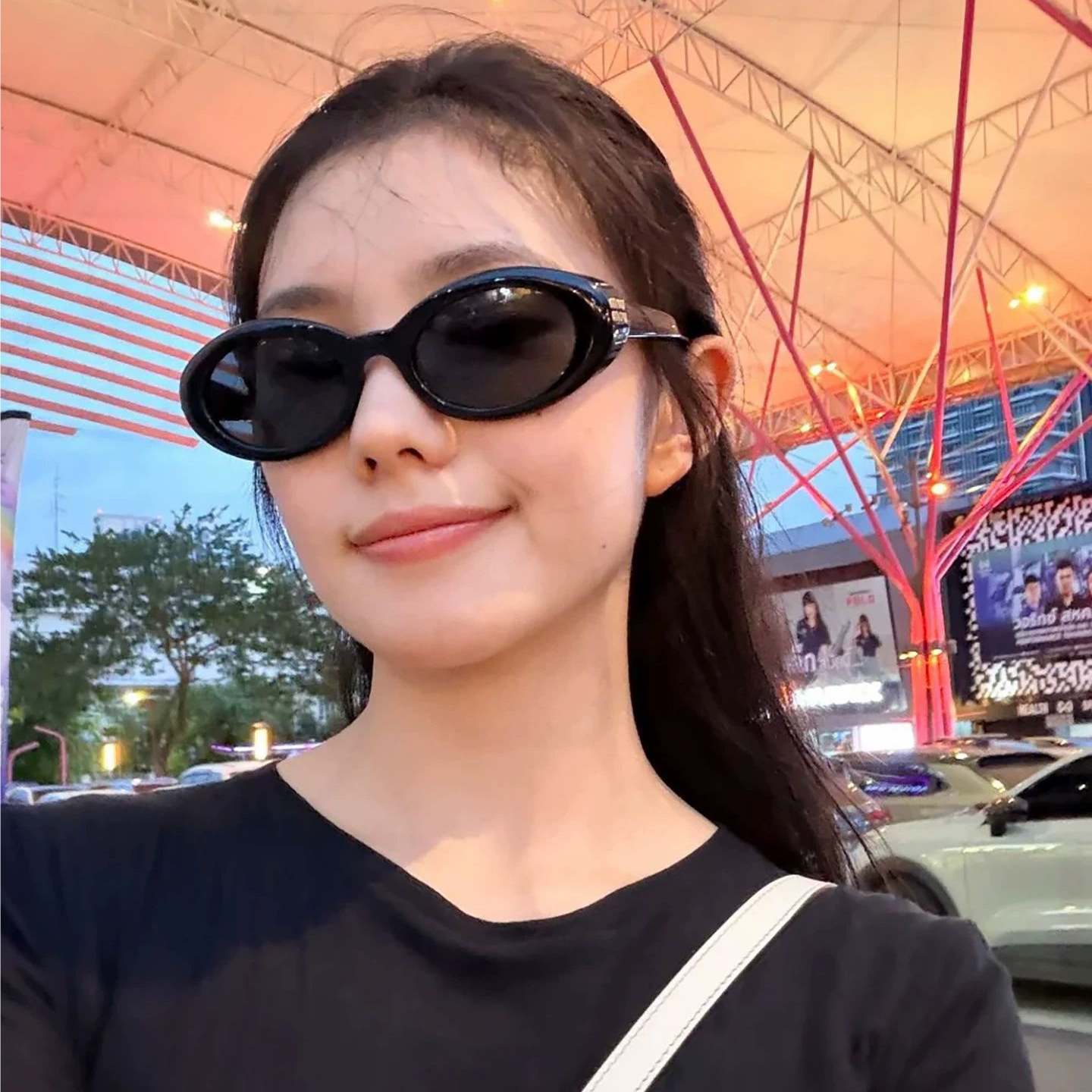 韩系椭圆形黑色猫眼墨镜女潮高级感复古时髦街拍防紫外线太阳眼镜