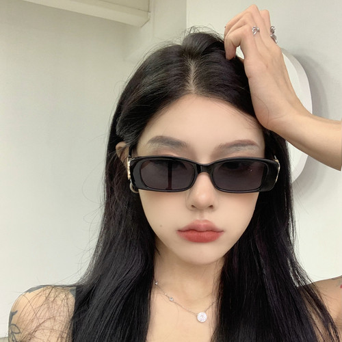 网红双B欧美风墨镜女街拍太阳镜