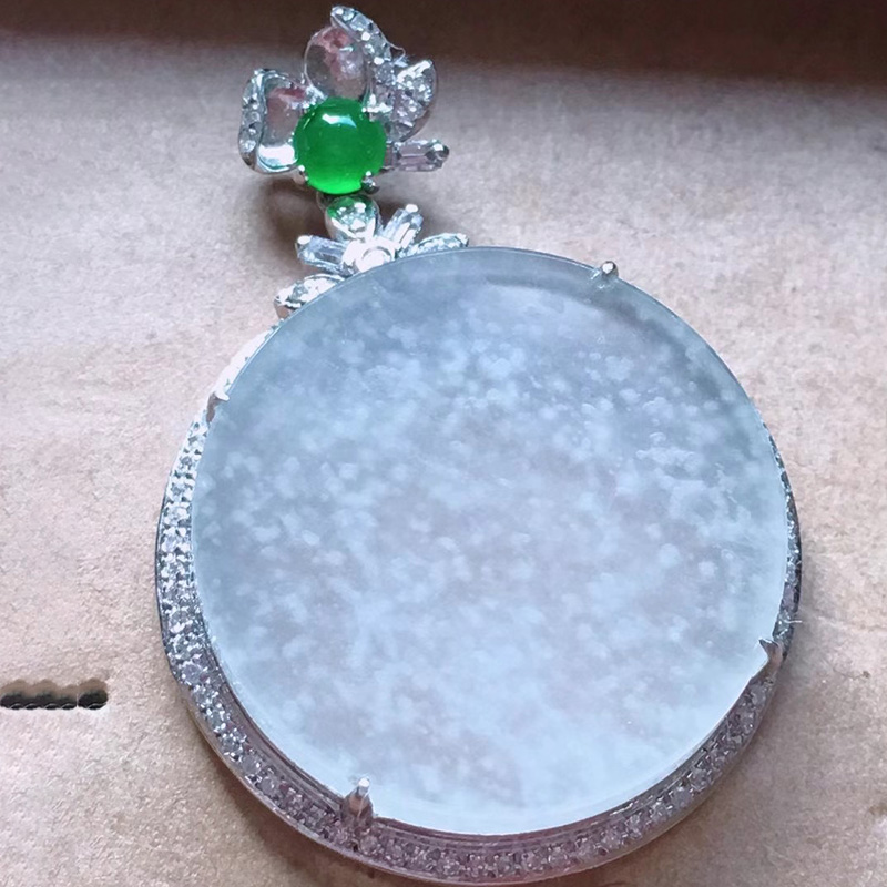 七小匠天然缅甸老坑a货翡翠冰种雪花棉平安圆牌18k镶嵌翡翠吊坠