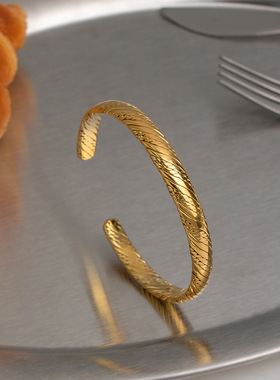 几何C形编织环形金手镯