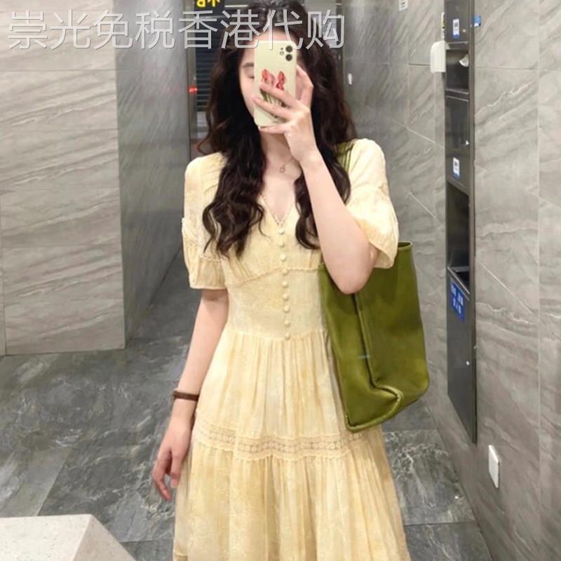 茶歇法式黄色V领洋装女2026夏季新款超好看独特漂亮收腰长裙子