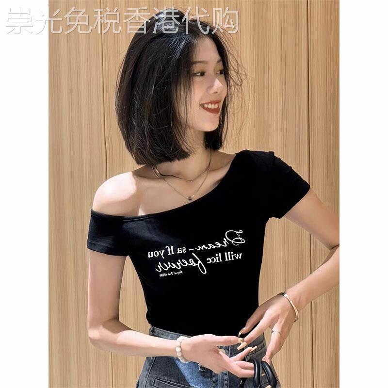 设计感黑色斜肩短袖t恤女夏季修身露肩短款独特小众上衣2025新款