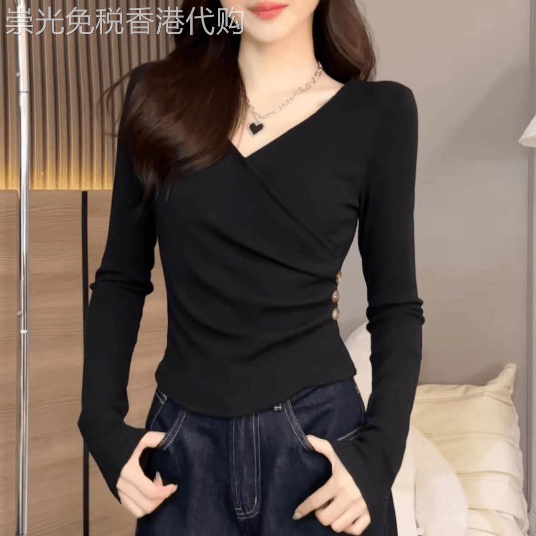 V领长袖T恤女春秋2026新款设计感小众显瘦打底衫褶皱修身短款上衣