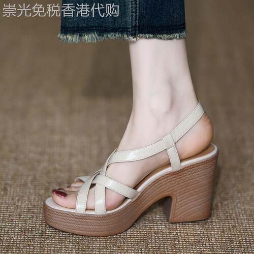 M先生 羊皮罗马鞋女2025新款交叉绑带防水台后空坡眼露趾凉鞋