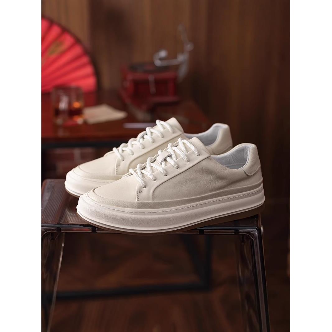 男鞋秋季2025新款真皮软底小白鞋子百搭韩版运动板鞋男士休闲皮鞋