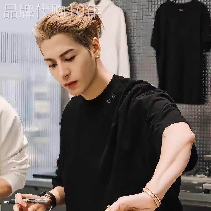 王嘉尔同款黑色短袖t恤男士2026新款夏秋季设计感金属打底衫男款