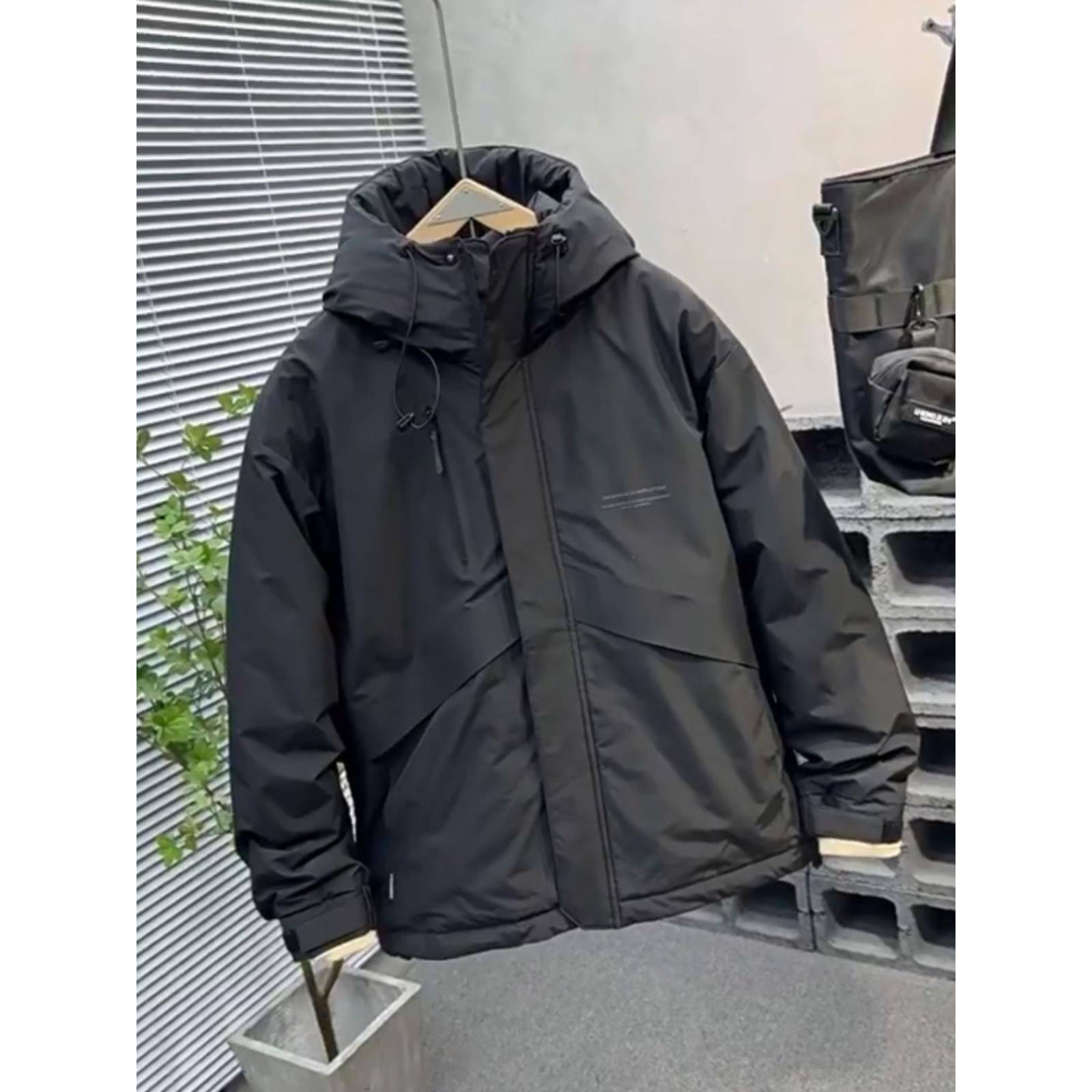 代购加厚羽绒服冲锋衣冬季男士连帽白鸭绒工装纯色短款保暖夹克潮