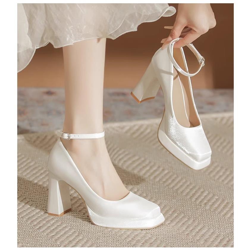 香港白色高跟鞋女春粗跟小个子玛丽珍绸缎面方头新娘婚鞋婚纱单鞋
