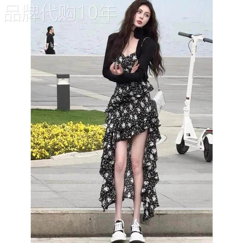 黑色复古碎花吊带裙女夏季欧洲站不规则温柔风收腰荷叶边连衣长裙