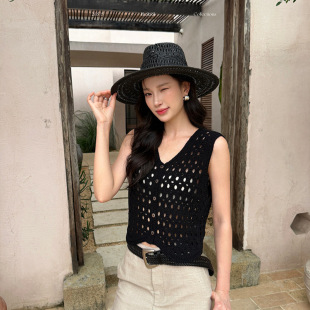 爱姐ELSISSI设计感镂空微透u领马甲背心女夏新款黑色无袖上衣薄款