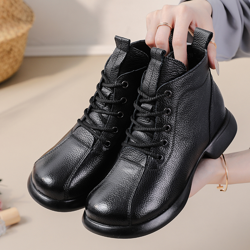 真皮复古平跟英伦风女靴