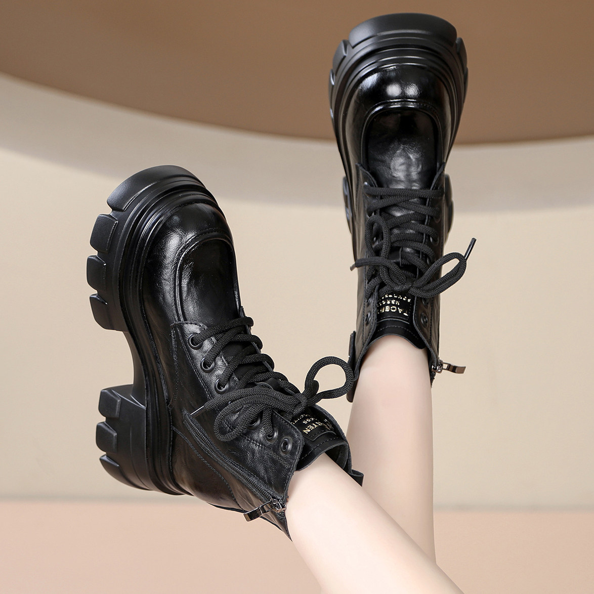 厚底内增高10CM百搭马丁靴女2025秋冬季新款时尚小个子英伦风短靴