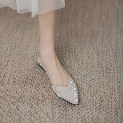 气质尖头平底包鞋女2025年春季新款软底一脚蹬舒适仙女风侧空瓢鞋