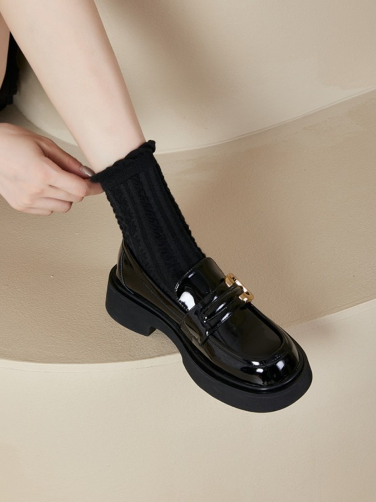 真皮小皮鞋女英伦风单鞋2024年新款春季百搭厚底一脚蹬黑色乐福鞋