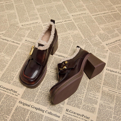 真皮加绒英伦风小皮鞋女2025新款秋冬季深口保暖高跟鞋覆古乐福鞋