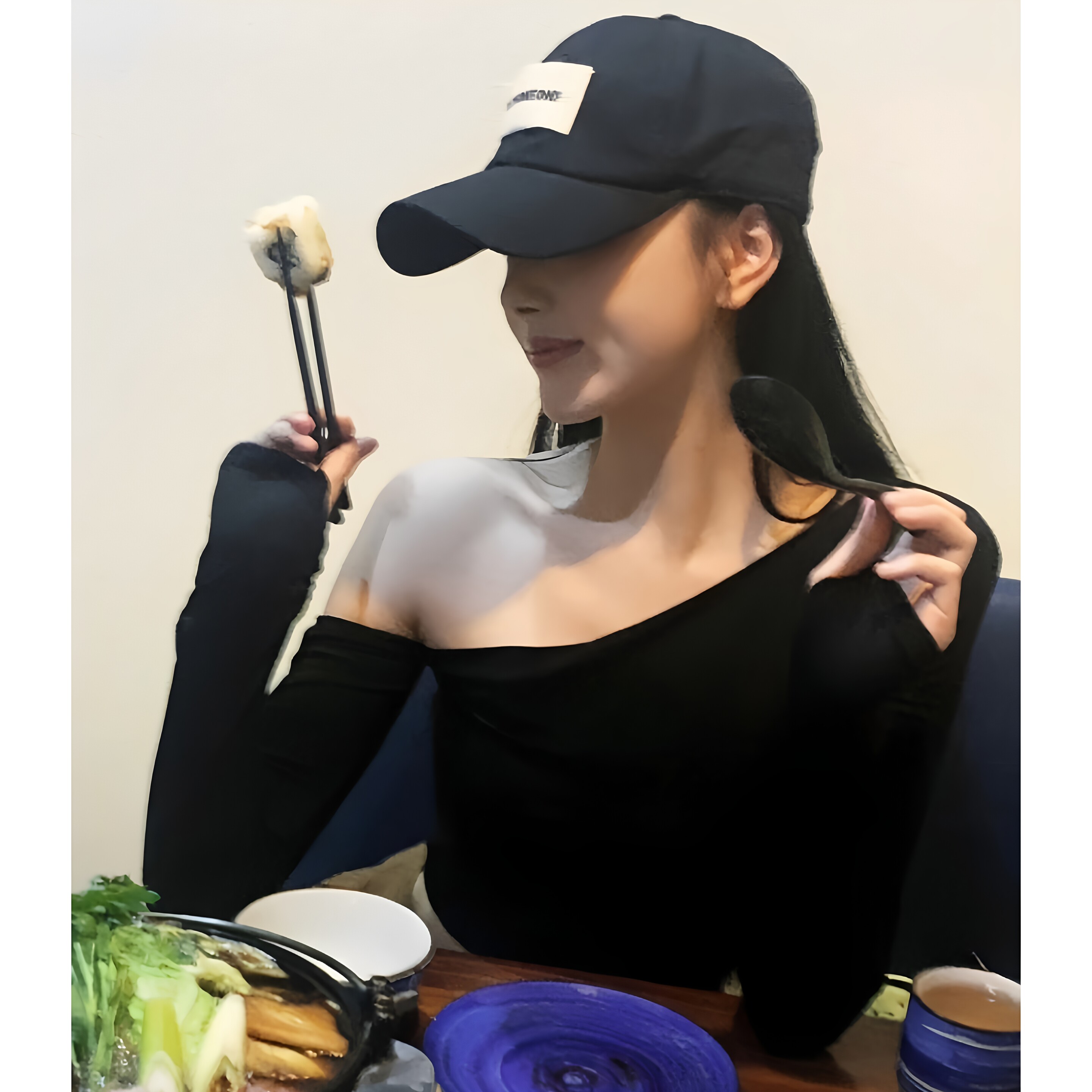 韩国Guse黑色斜领露肩长袖T恤女