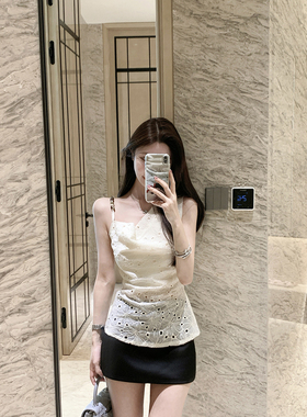 JustQin【皎月】2025新款夏装复古斜肩小衫显瘦镂空性感上衣女