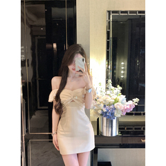 JustQin【出街裙】2025新款夏装性感短裙修身包臀一字肩连衣裙女