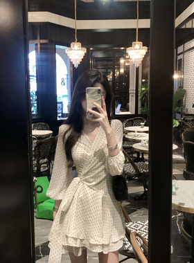JustQin【波点甜岛】2025新款秋装波点短裙性感气质收腰连衣裙女