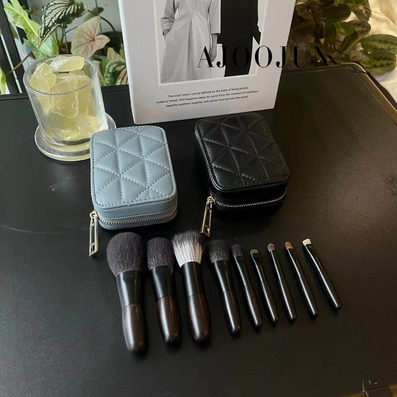 ajoojun迷你化妆刷动物毛