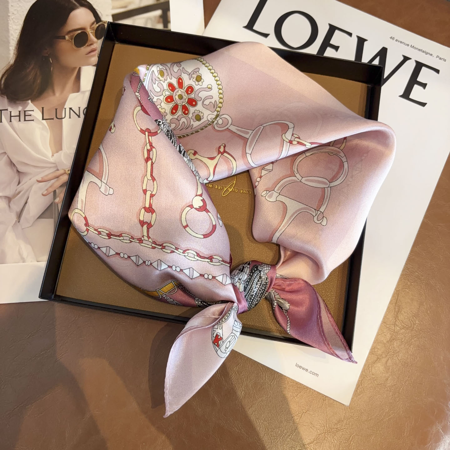 时尚新款粉色小方巾100%桑蚕丝丝巾女春秋夏百搭高级感真丝小领巾