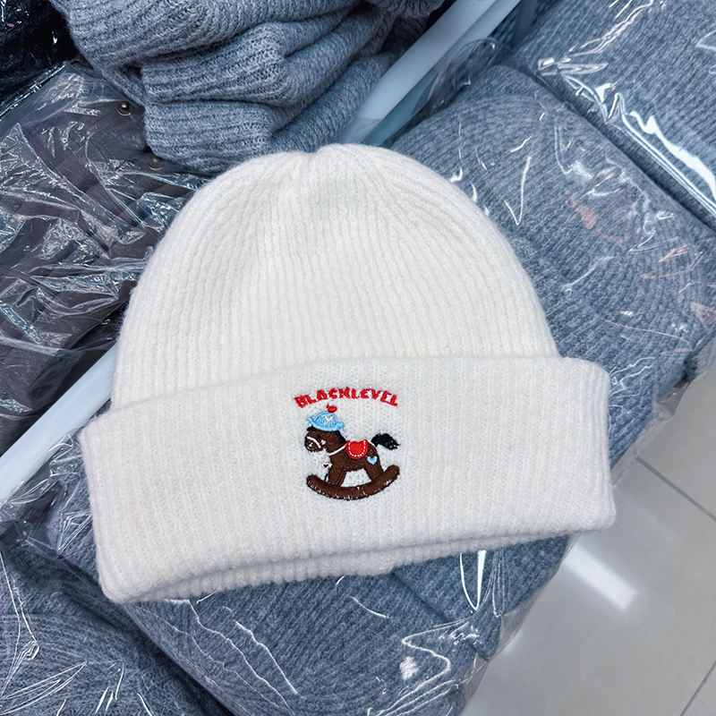 韩国代购韩版木马刺绣包头针织帽