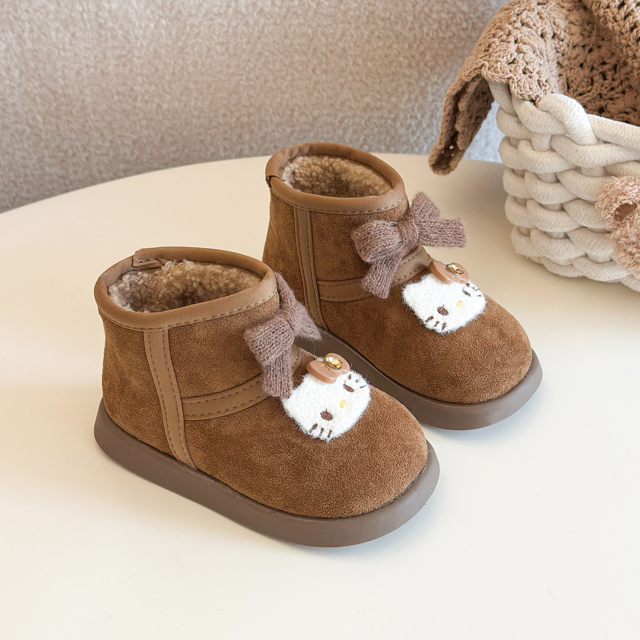 KT猫女童鞋加绒雪地靴勃肯小短靴