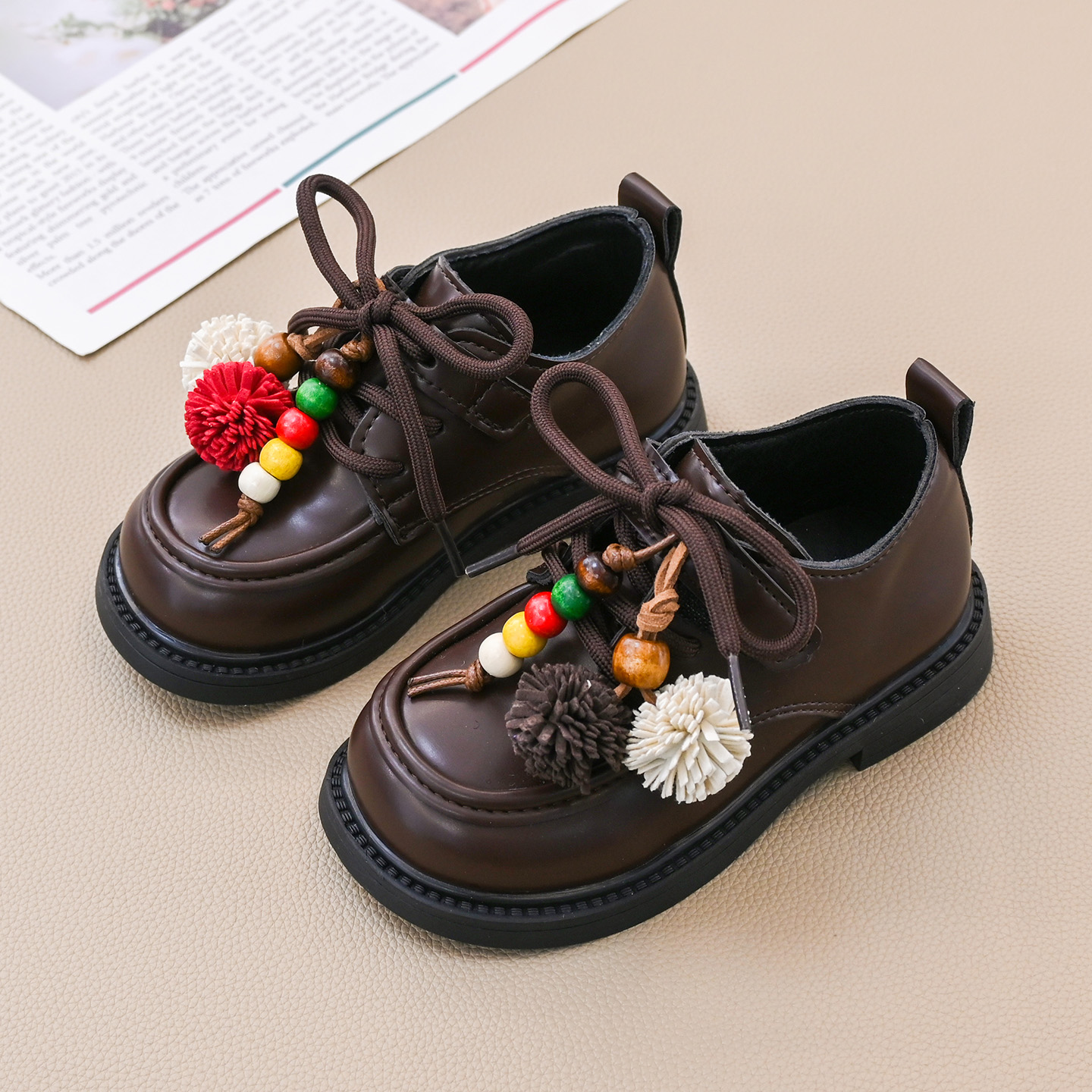 今年流行爆款女童串珠乐福棕皮鞋