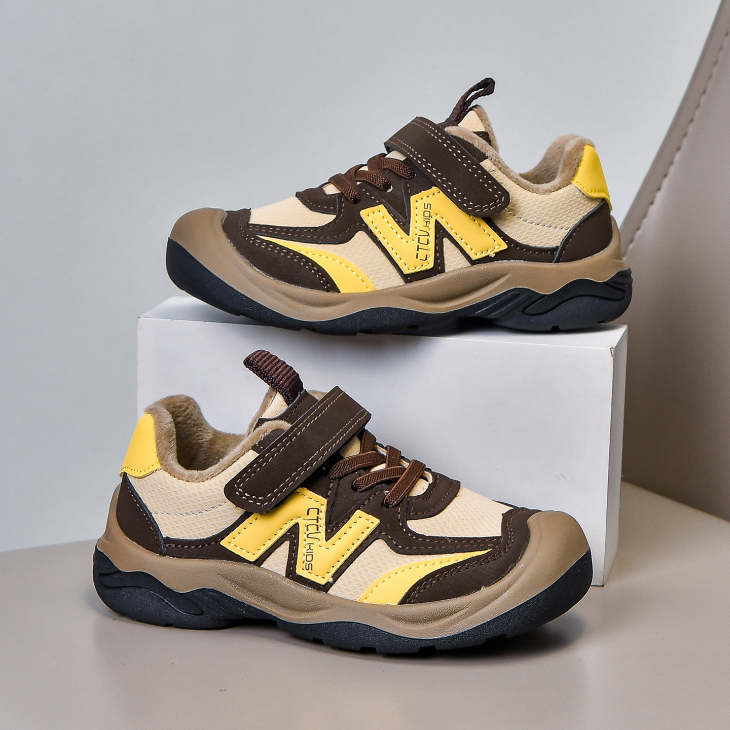 儿童加绒保暖运动鞋皮面二棉鞋冬