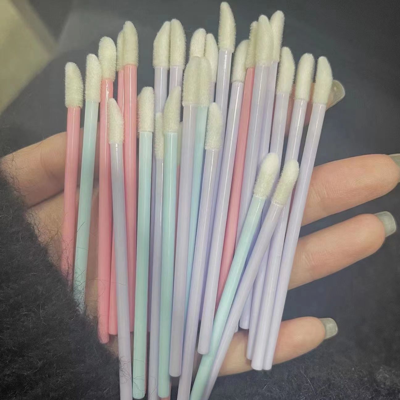 马卡龙色一次性唇刷口红刷化妆神器工具植绒棉签棒化妆刷子遮瑕