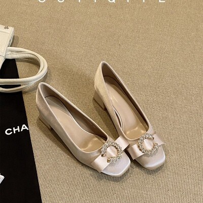 高颜值法式温柔配裙子粗跟浅口单鞋女秋新款蝴蝶结缎面方头高跟鞋