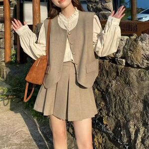 季高级2023连衣气质小香风茶系穿搭新款女感初秋法式早秋裙子套装