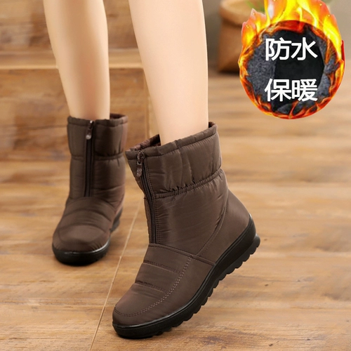 Черные утепленные удерживающие тепло универсальные комфортные зимние короткие сапоги для матери, мягкая подошва