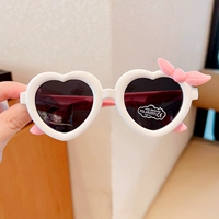 С бантиком, белый