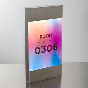 酒店不锈钢拉丝压克力幻彩发光门牌客房走廊房间标识指引牌