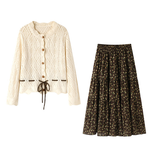 影系！米白色镂空圆领抽绳收腰长袖针织衫上衣碎花半身裙两件套女