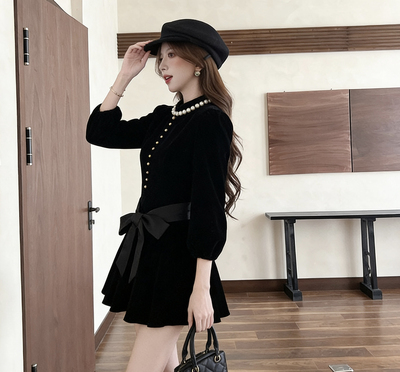 2025年新款法式气质针织连衣裙女秋冬高级感小个子内搭打底毛衣裙