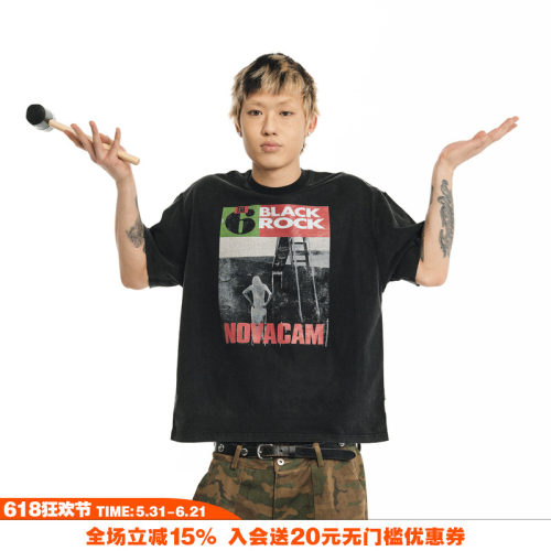 NOVACAM摇滚印花反缝线短袖