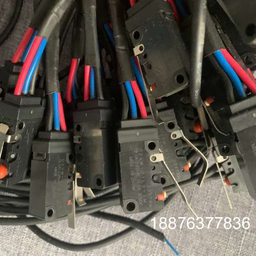 微动开关D2VW-01L1-1M ，3线议价