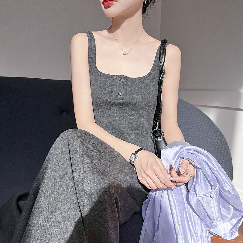 2026夏季新款方领吊带连衣裙女休闲百搭高腰显瘦过膝无袖打底长裙