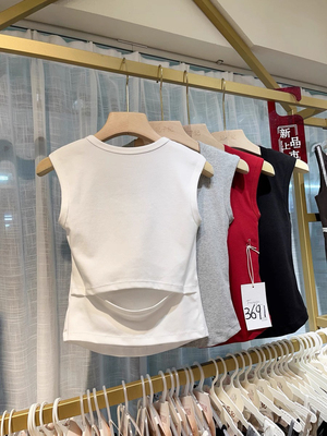 妃子纪早春新款时尚带胸垫百搭背心女洋气极简内搭打底上衣潮3691