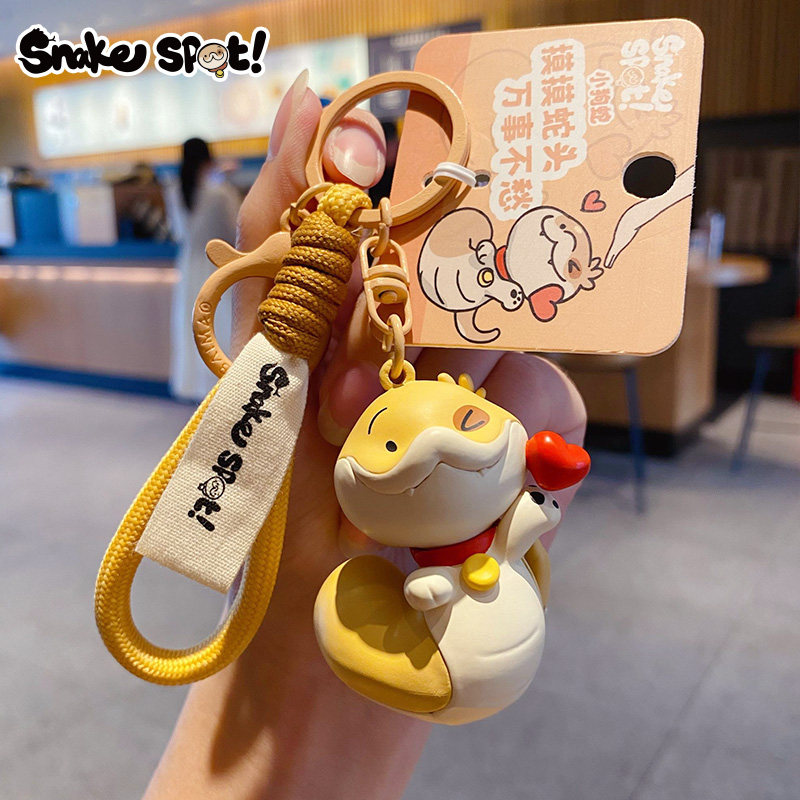 2026年新款蛇年吉祥物正版小狗蛇点点车钥匙扣女生书包挂件钥匙链