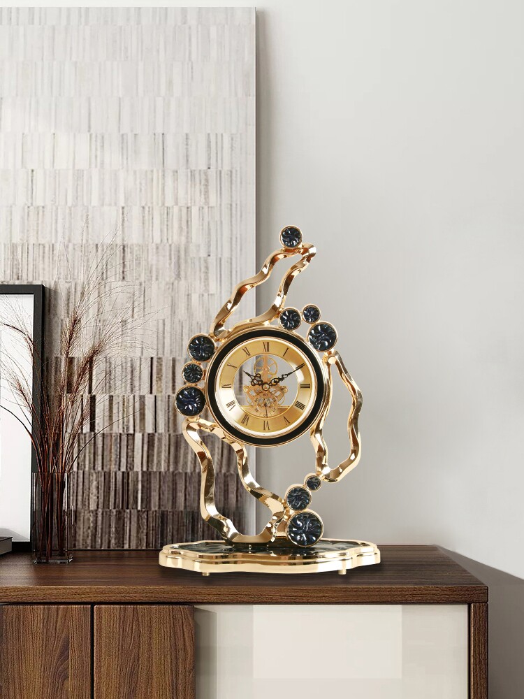 LIGHT LUXURY DESK CLOCK HOME DESKTOP LIVING ROOM CREATIVE FASHION EUROPEAN STYLE CLOCK MUTE CLOCK MODERN MINIMALIST ORNAMENTS DESK CLOCK