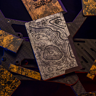 等高线 极其氪金LAB 纯金银箔碳纤维刀卡 士气章 EDC工具卡