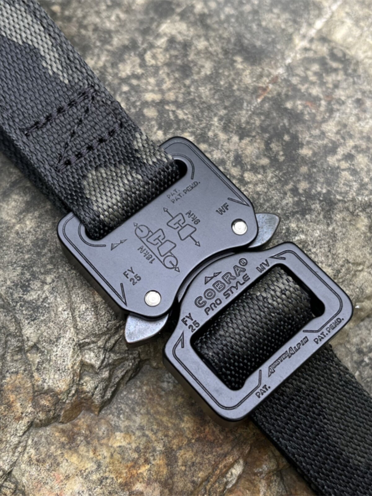 25mm眼镜蛇扣腰带JAKWAZMCBK